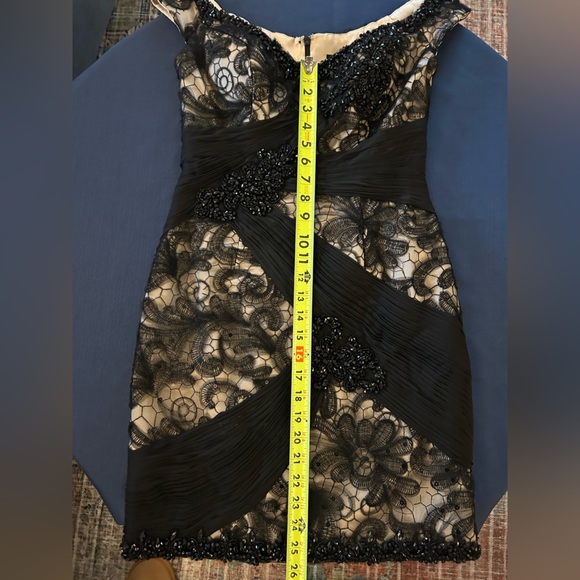 Lace Beaded Off-the-Shoulder Mac Duggal Dress, size 4 - Picture 6 of 13